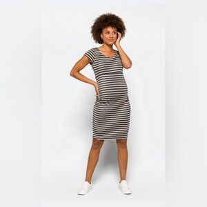 Fitted short sleeve Maternity dress